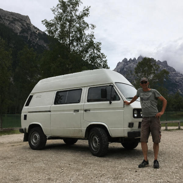 Sechs Jahre Eigenaufbau. Alpen-Erstfahrt 2021. Den Gasanschluss hat trotzdem ein Fachbetrieb gemacht. T3 Syncro Camper. Mehr als ein Hobby.